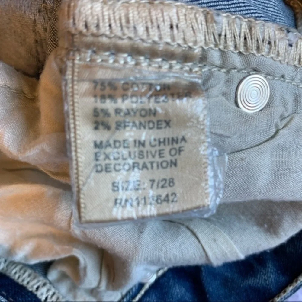 NWOT Blue Savvy Denim with Stars and Striped Pockets‎ Short Shorts Size 7/28